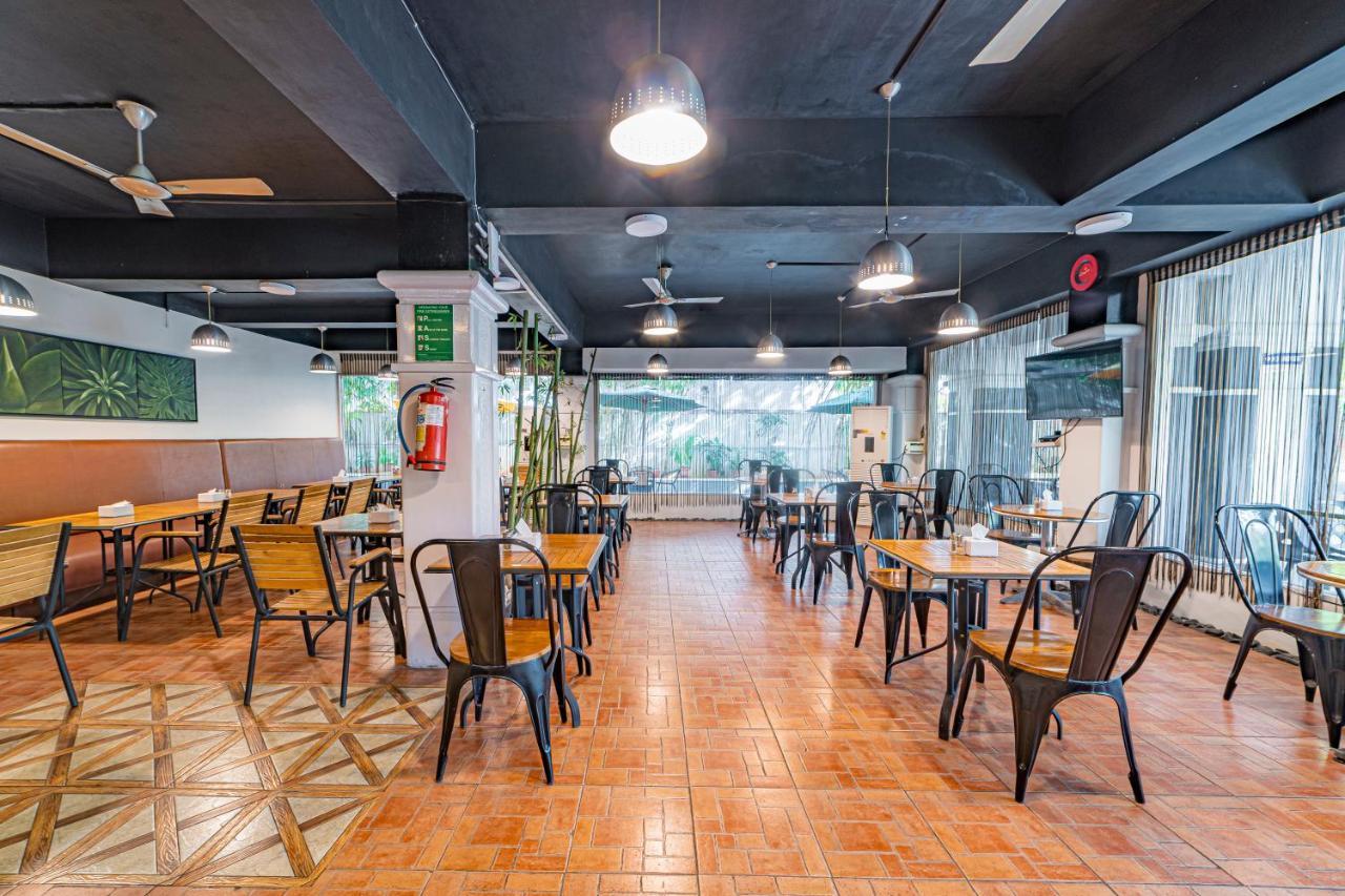 Hotel Athome , Whitefields, Kondapur Haydarabad Dış mekan fotoğraf